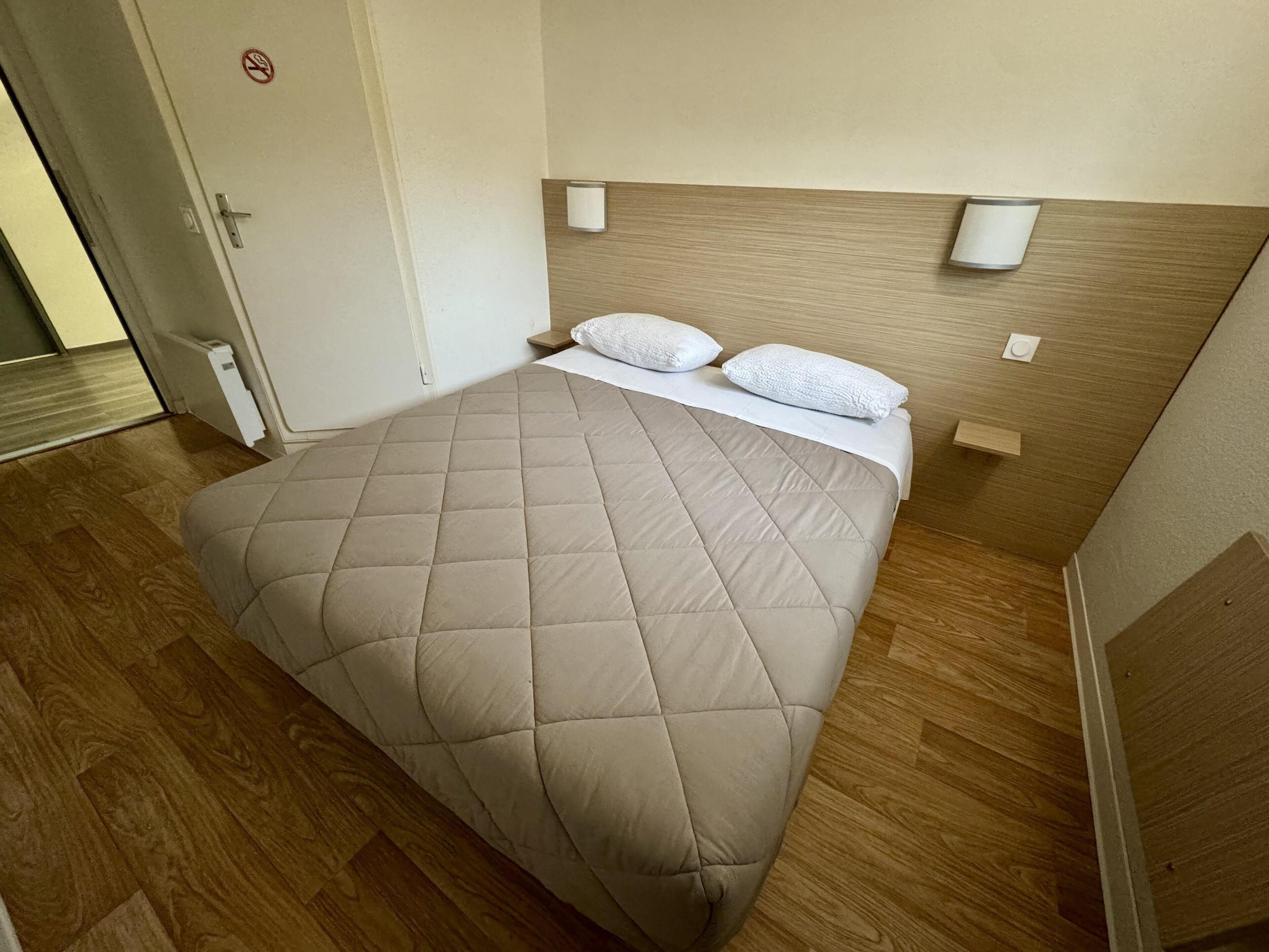 Standard Room, 1 Double Bed | Free WiFi, bed sheets