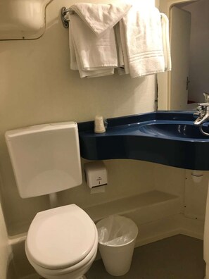 Bruser, miljøvenlige toiletartikler, håndklæder