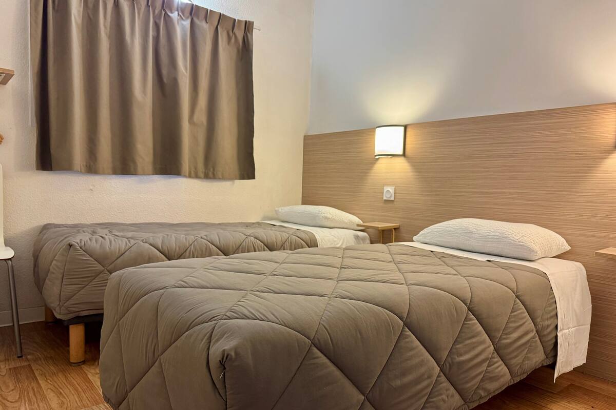 Habitación estándar, 2 camas individuales | Wifi gratis y ropa de cama