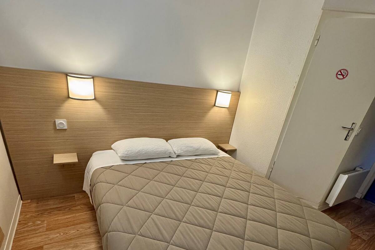 Habitación estándar, 1 cama matrimonial | Wifi gratis y ropa de cama