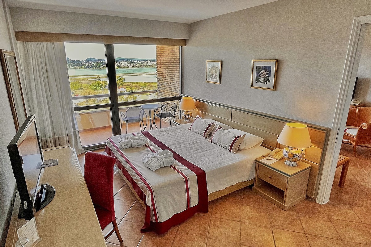Superior Suite | 1 bedroom, minibar, in-room safe, desk