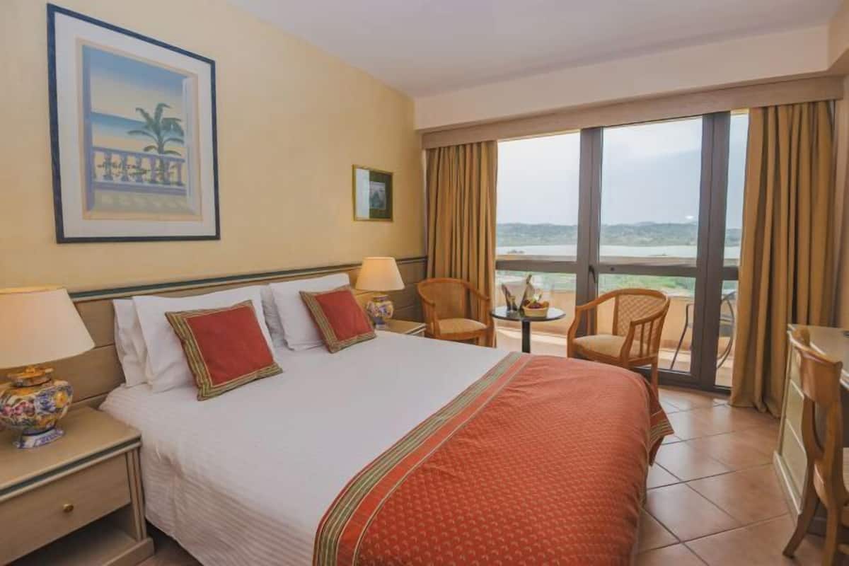 1 bedroom, minibar, in-room safe, desk