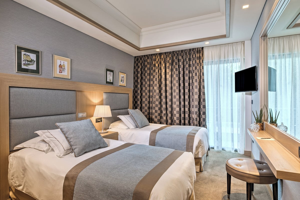 1 bedroom, Egyptian cotton sheets, premium bedding, minibar
