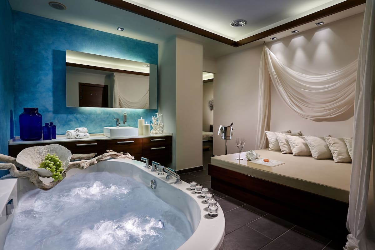 couples treatment room(s), sauna, hot tub, turkish bath/hammam