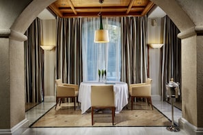 2 restaurants, breakfast, lunch, dinner served; Mediterranean cuisine