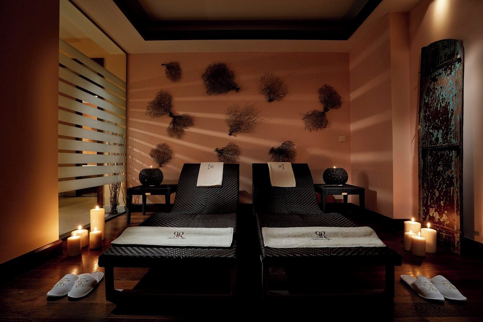 Couples treatment rooms, sauna, hot tub, Turkish bath, body treatments