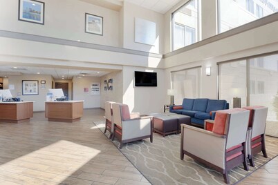Comfort Inn & Suites