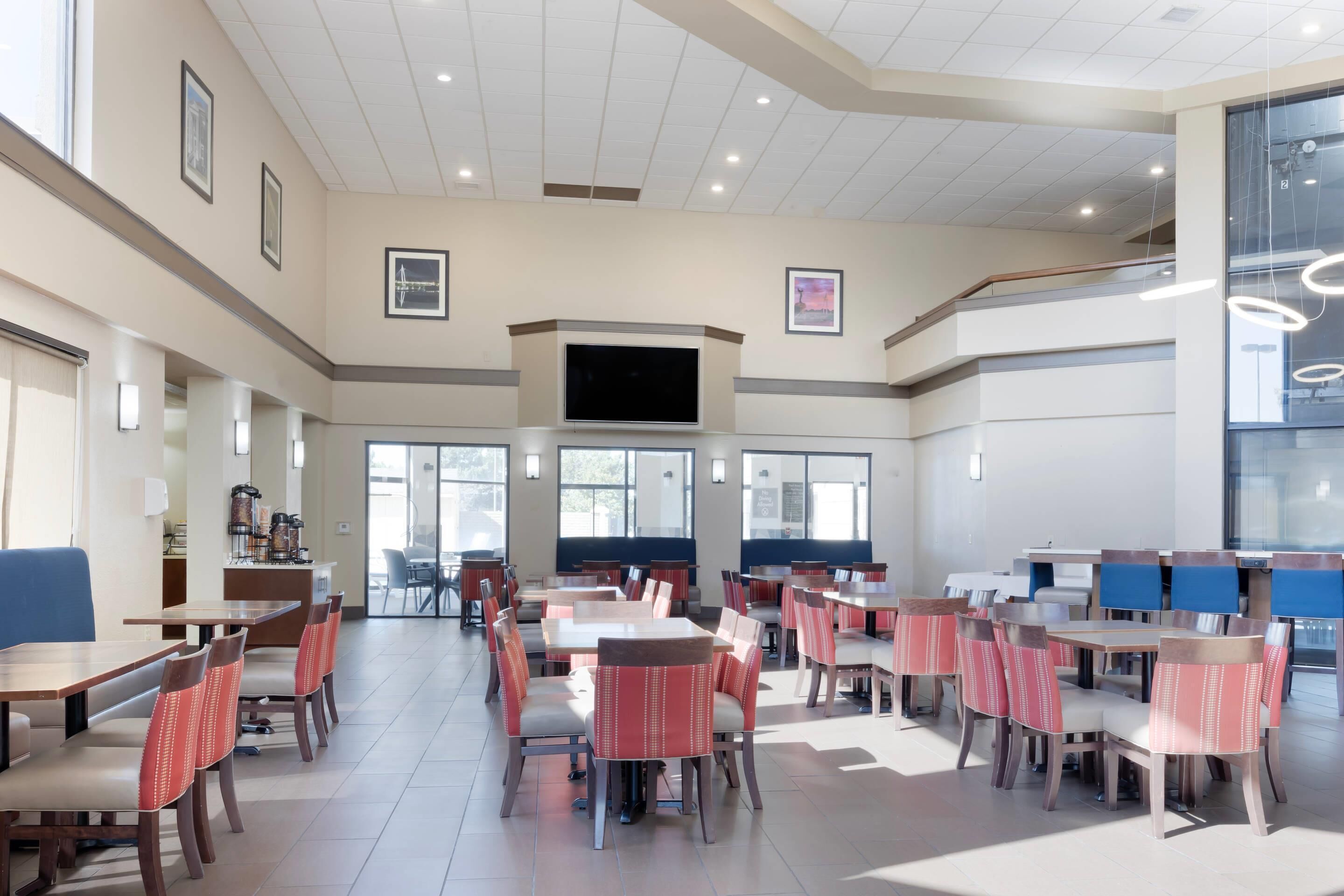 Free daily continental breakfast