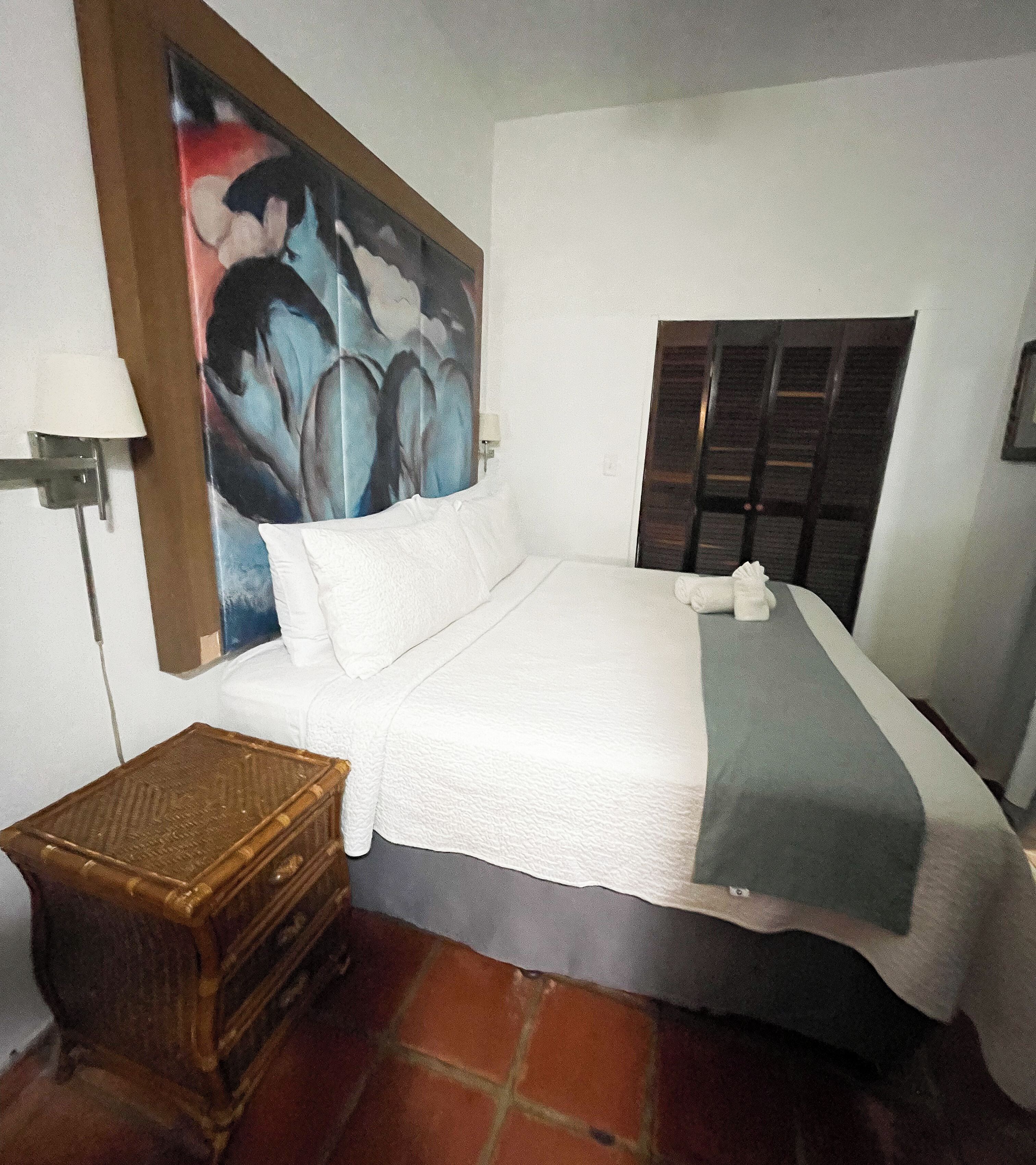 Rideaux occultants, fer et planche à repasser