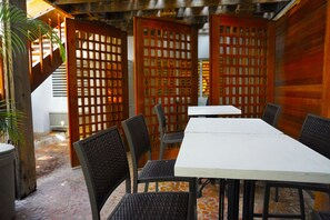 酒吧（店内）