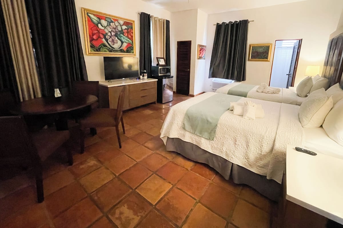 Rideaux occultants, fer et planche à repasser