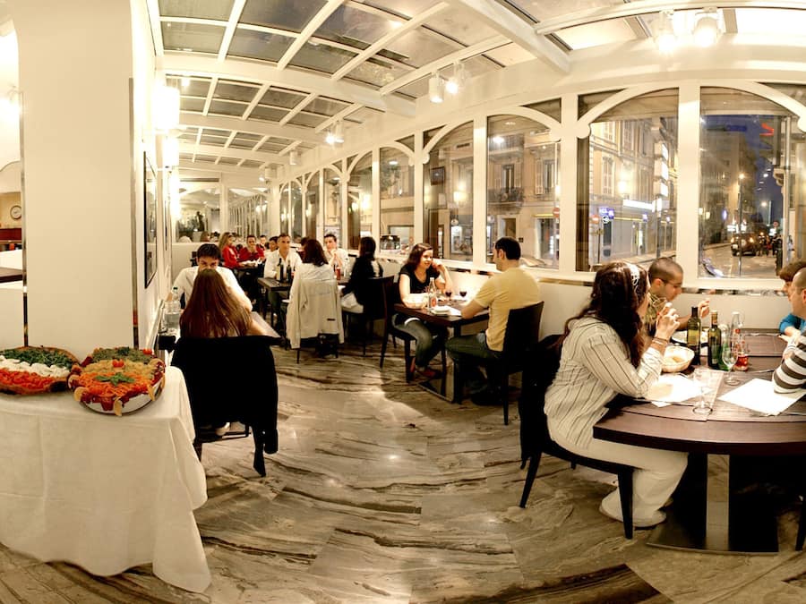 Se sirven desayunos, almuerzos y cenas