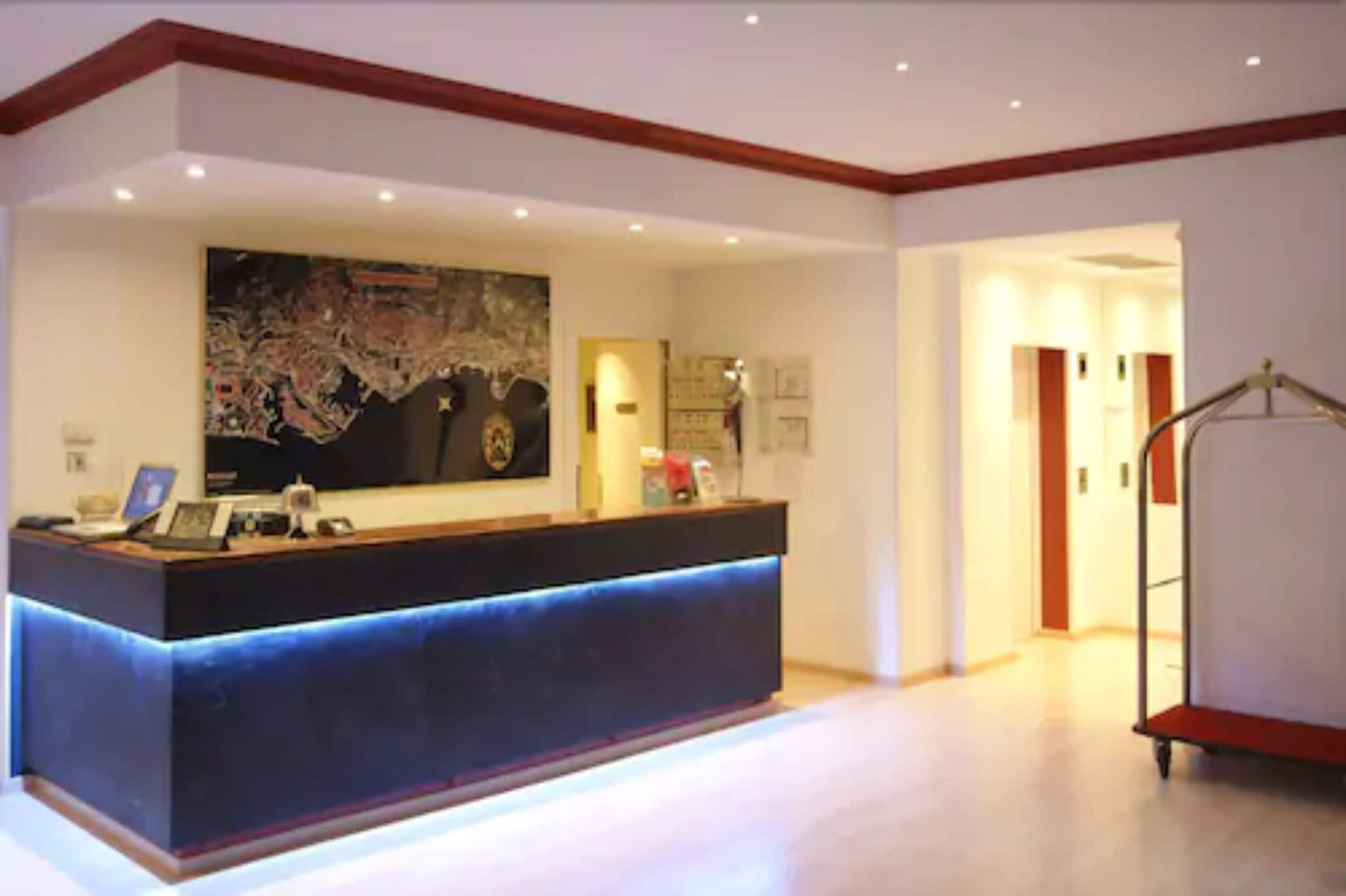 Foto - Ambassador-Monaco