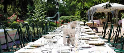 Breakfast, lunch, dinner served; French cuisine, garden views