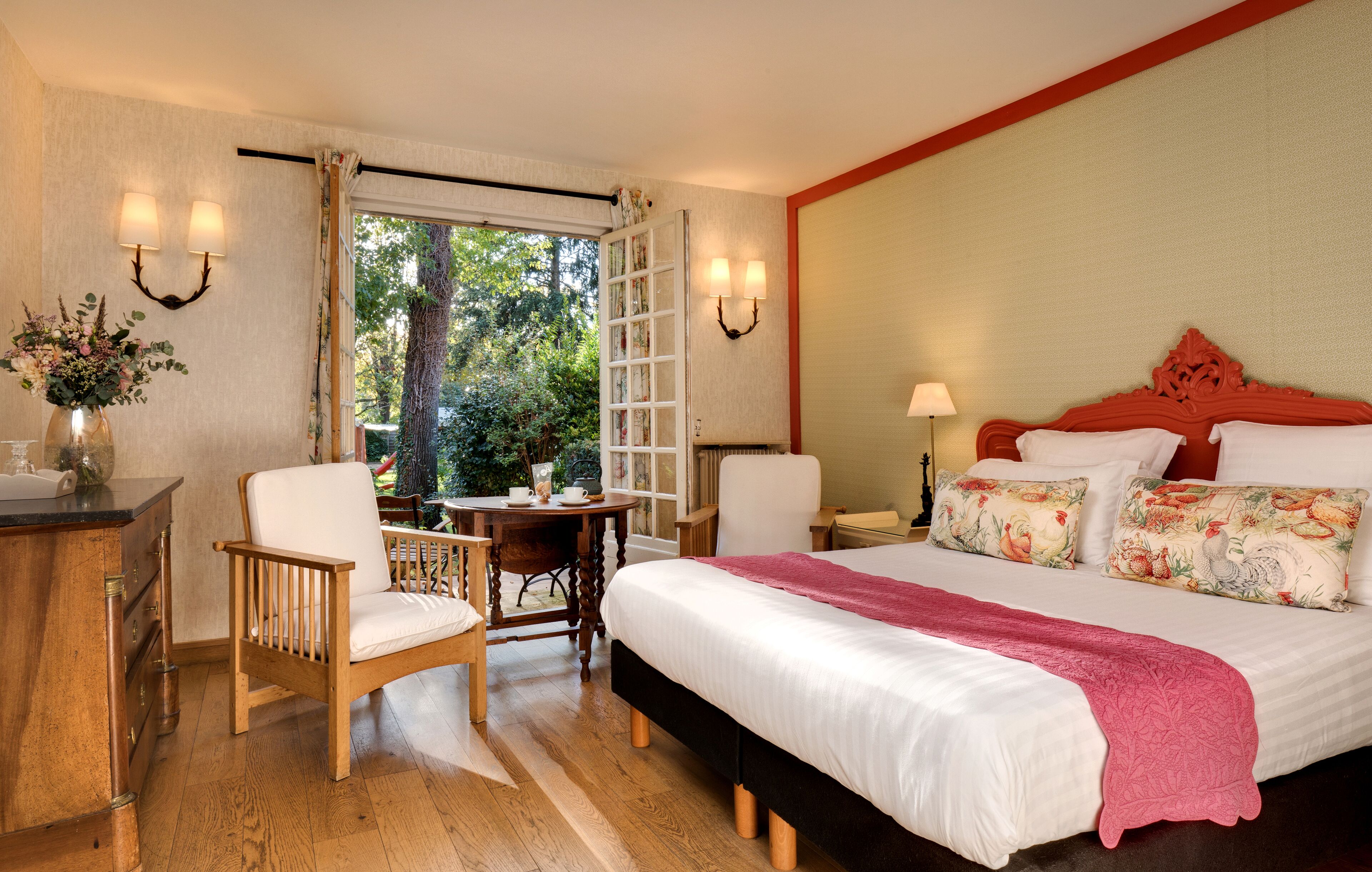 Superior kamer, 1 tweepersoonsbed | Een gratis minibar, een kluis op de kamer, individueel gedecoreerd