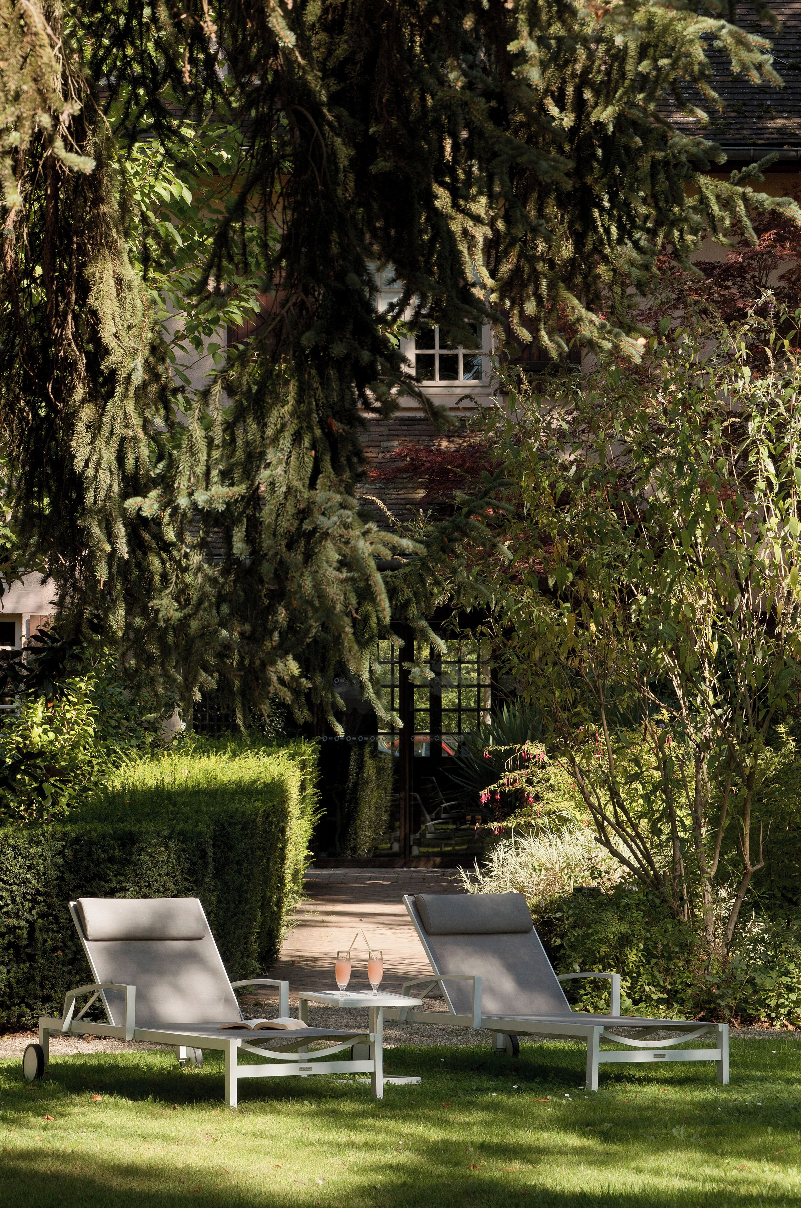 المنشأة من الخارج