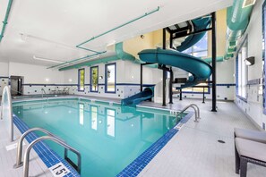 Indoor pool - SureStay Plus Hotel by Best Western Drumheller (Drumheller)