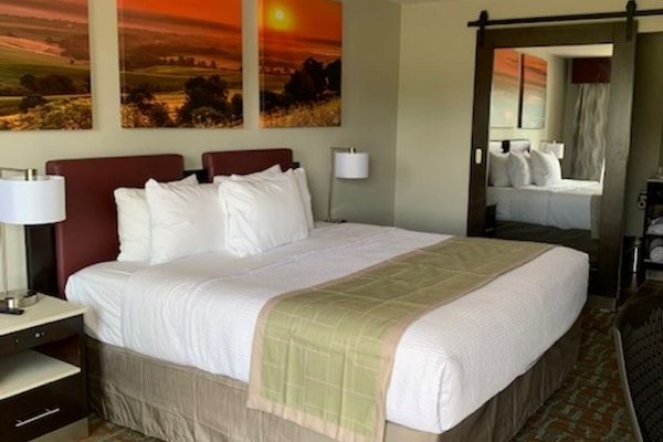 Zimmer, 1 King-Bett, Nichtraucher | Schreibtisch, Bügeleisen/Bügelbrett, kostenlose Babybetten