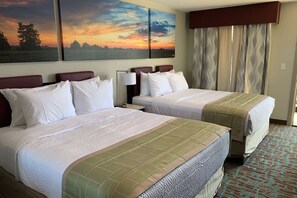 Desk, iron/ironing board, free cots/infant beds, free WiFi - Days Inn by Wyndham Bellville Mansfield (Bellville)