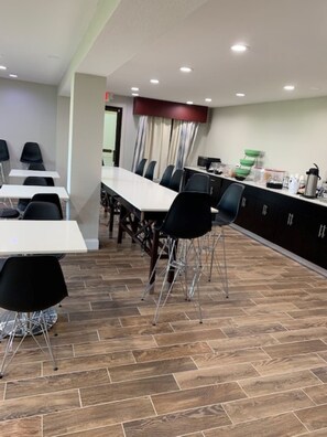 Free daily continental breakfast