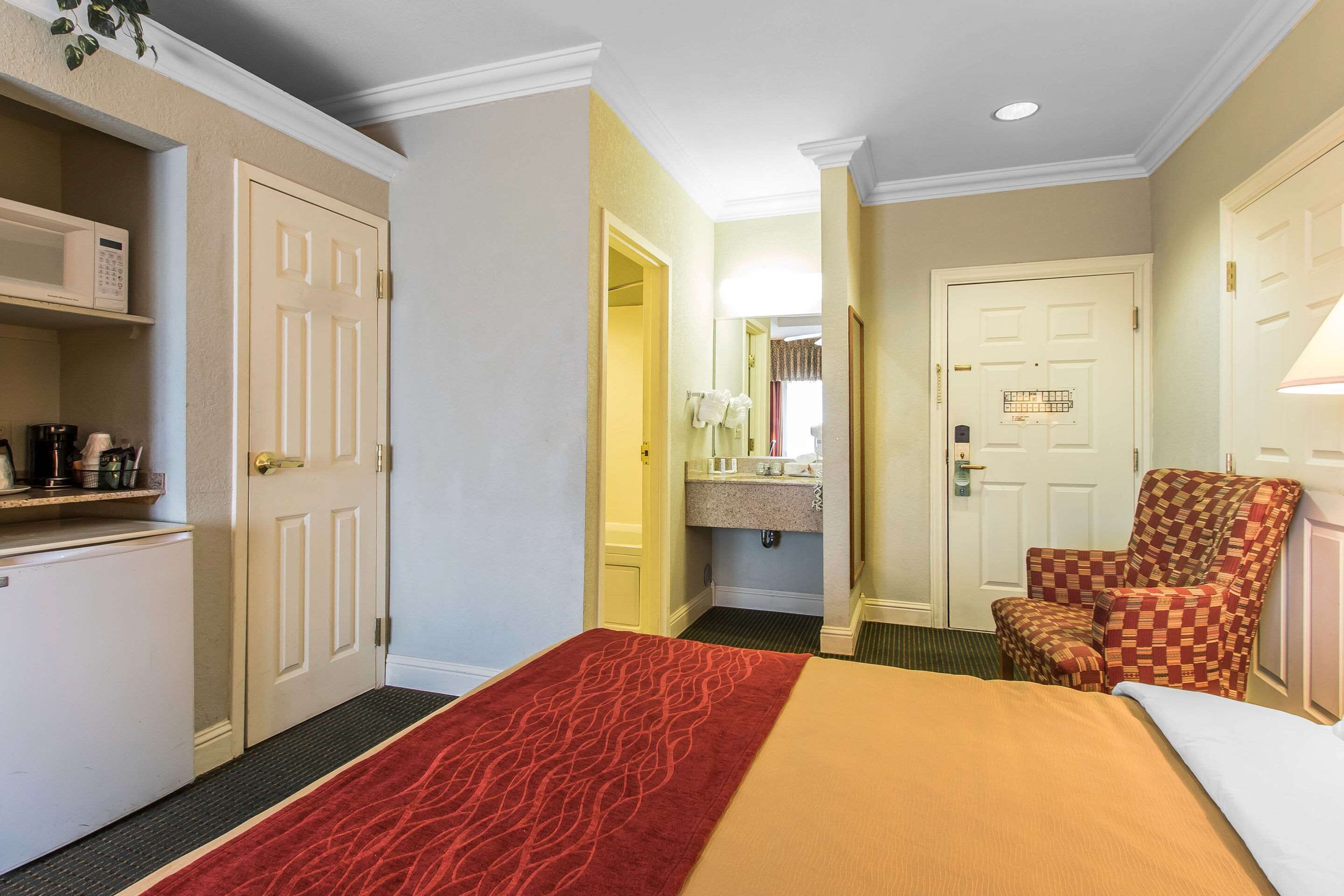 Comfort Inn at Northwest Expressway