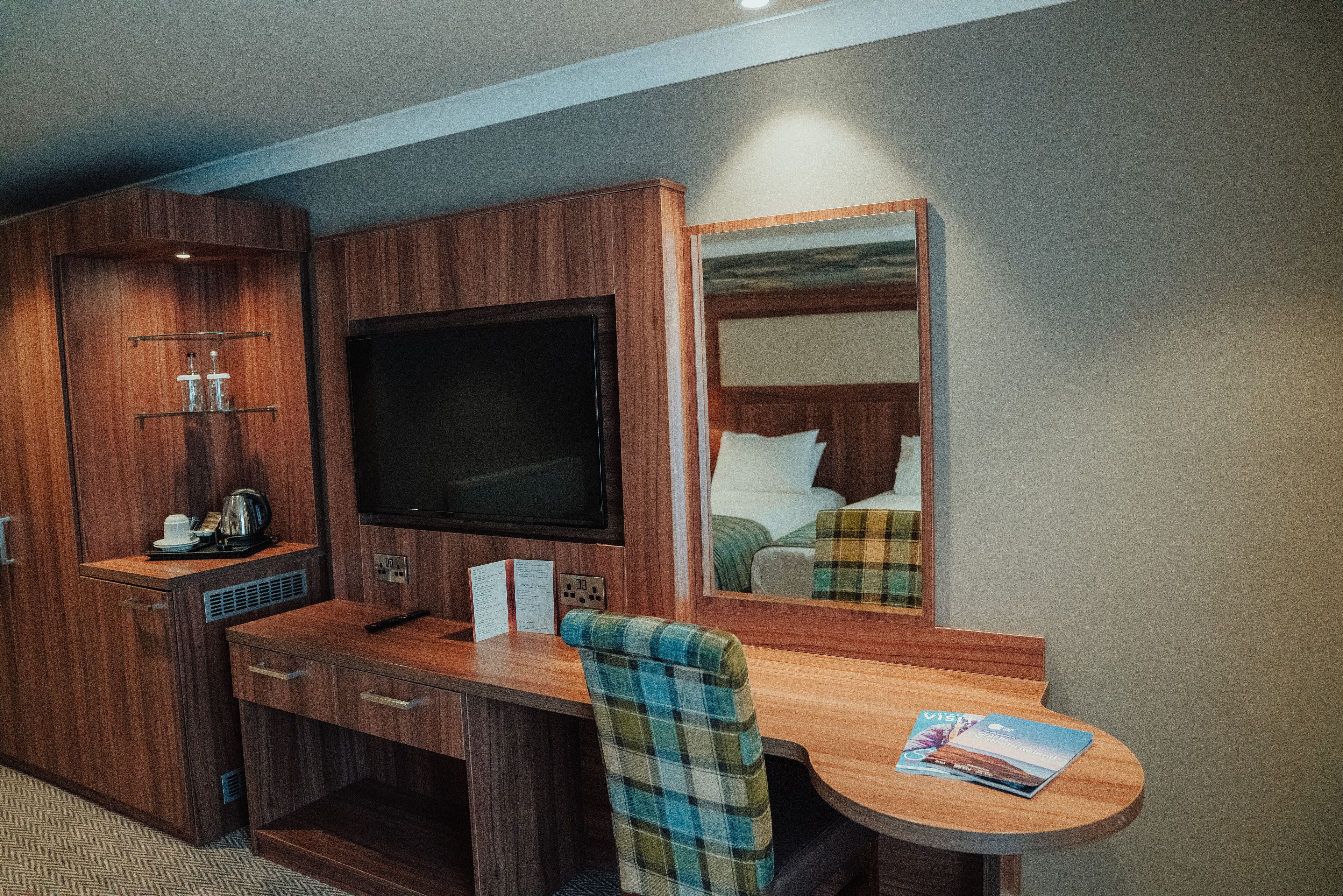 classic twin room | 1 bedroom, individually decorated, individually furnished, desk