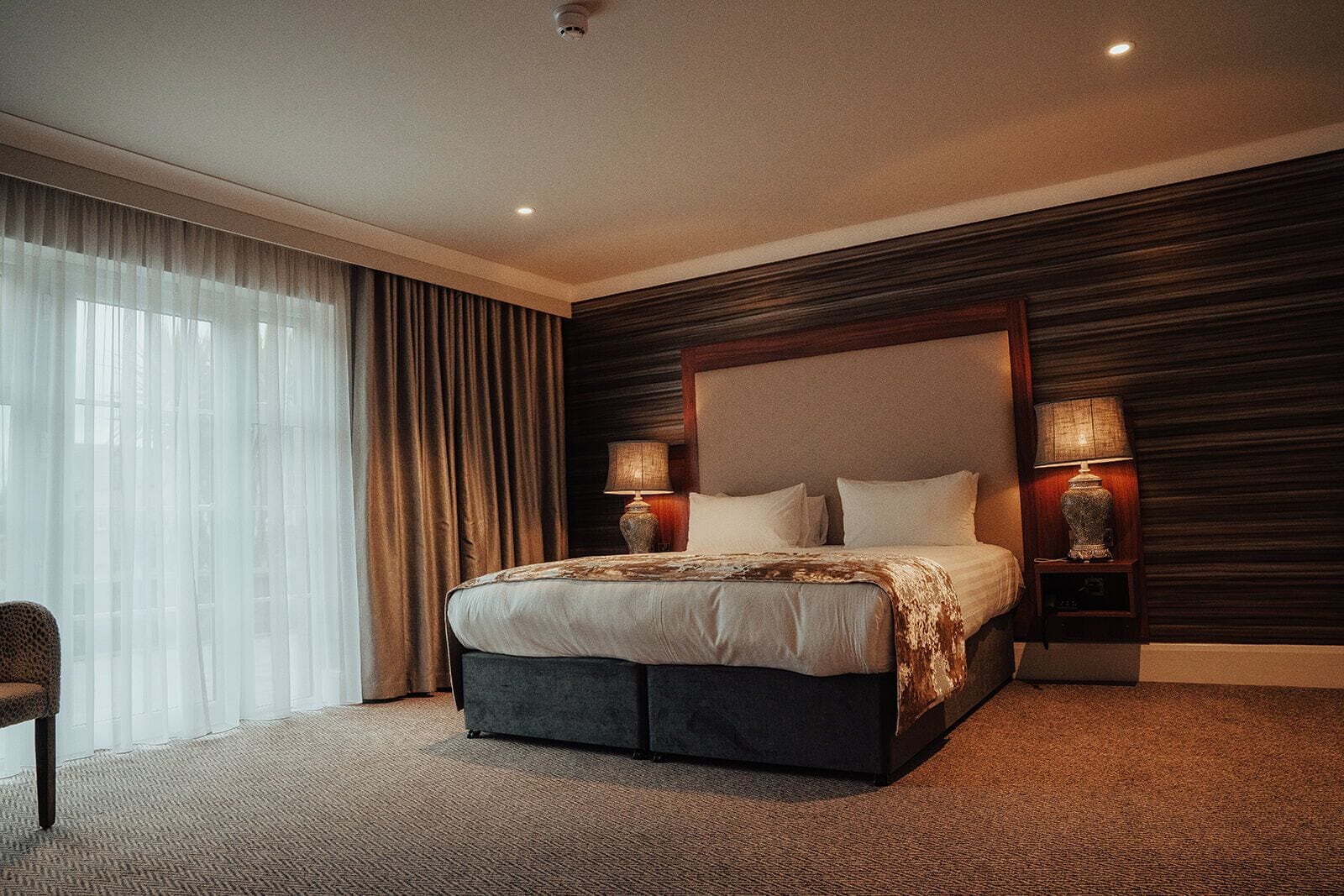 executive room, 1 king bed | 1 bedroom, individually decorated, individually furnished, desk