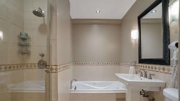 Combined shower/tub, eco-friendly toiletries, hair dryer, towels