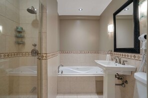 Combined shower/bathtub, eco-friendly toiletries, hair dryer, towels