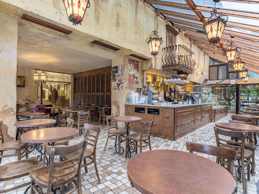 2 restaurants, breakfast, lunch, dinner served; Indian cuisine