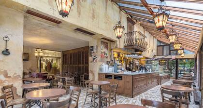 Best Western Ville-Marie Montreal Hotel & Suites