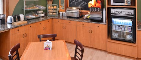 Free daily buffet breakfast