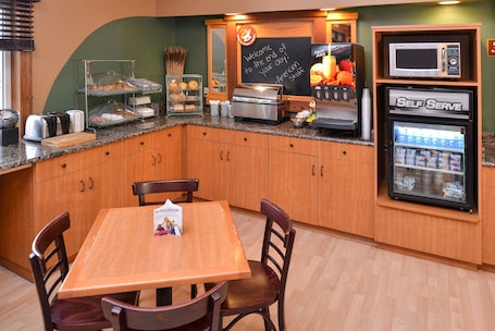 Free daily buffet breakfast