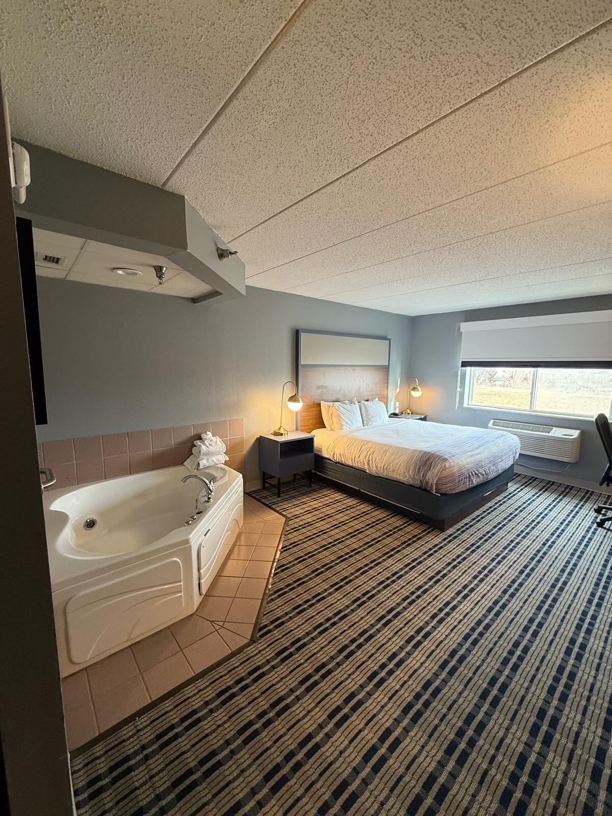 Suite, 1 Bedroom, Non Smoking (1 King) | Premium bedding, pillowtop beds, desk, laptop workspace