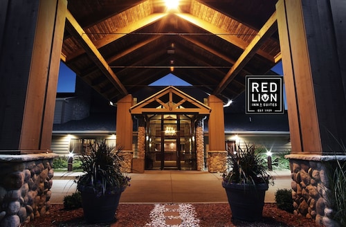 Red Lion Inn & Suites Grimes