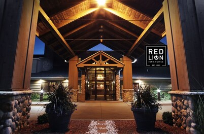 Red Lion Inn & Suites Grimes