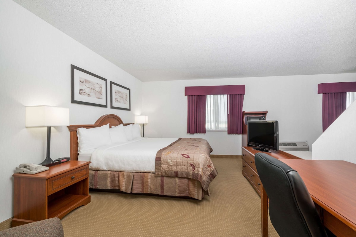 In-room safe, desk, iron/ironing board, free cots/infant beds