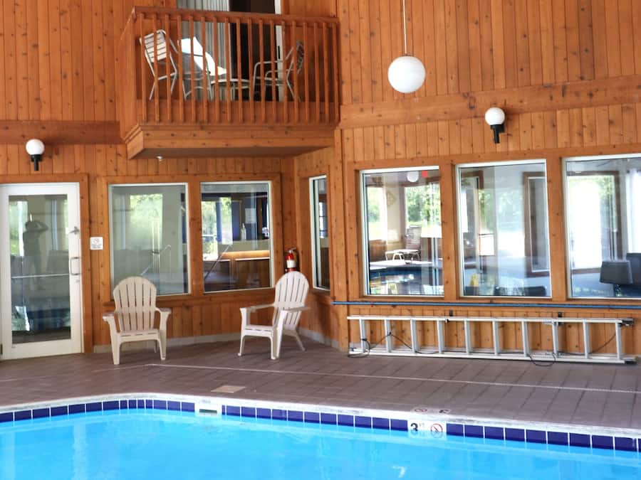 Standaard kamer, 1 kingsize bed, niet-roken, balkon | Een kluis op de kamer, verduisterende gordijnen