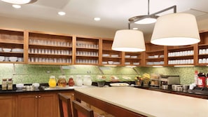 Café da manhã continental grátis todos os dias