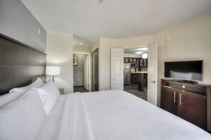 In-room safe, desk, iron/ironing board, free WiFi
