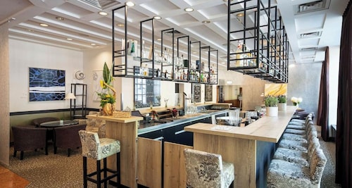 The Q - Quadro City Hotel