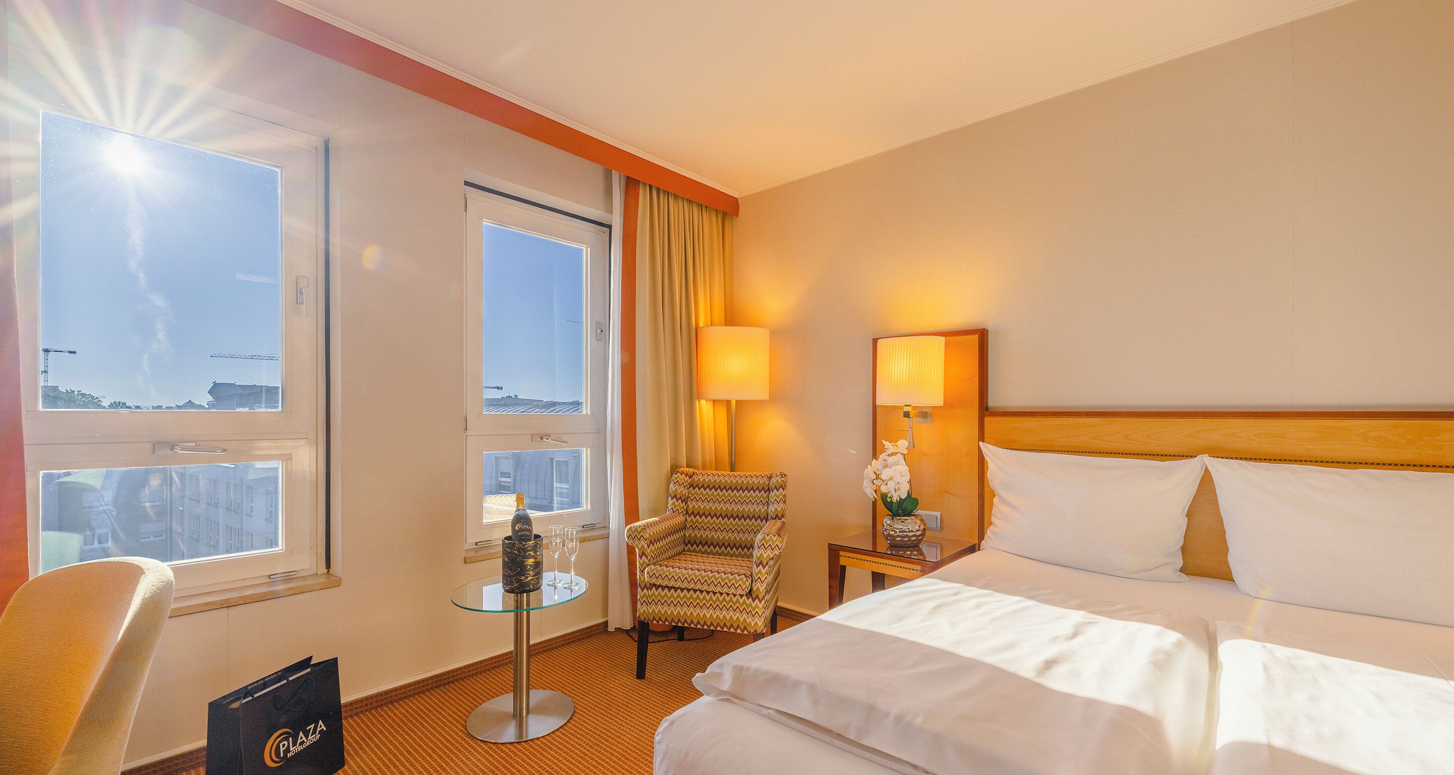 Literie de qualité supérieure, coffres-forts dans les chambres, bureau