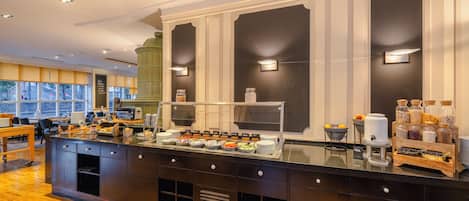 Daily buffet breakfast (EUR 19 per person)