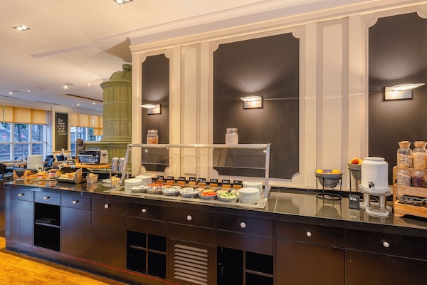 Daily buffet breakfast (EUR 19 per person)