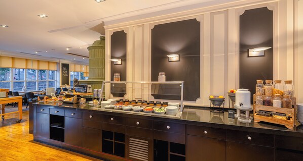Daily buffet breakfast (EUR 19 per person)