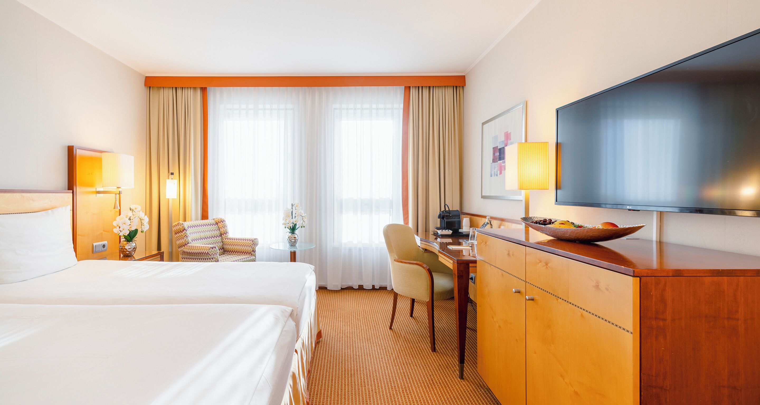 Superior Twin Room | Premium bedding, in-room safe, desk, blackout drapes