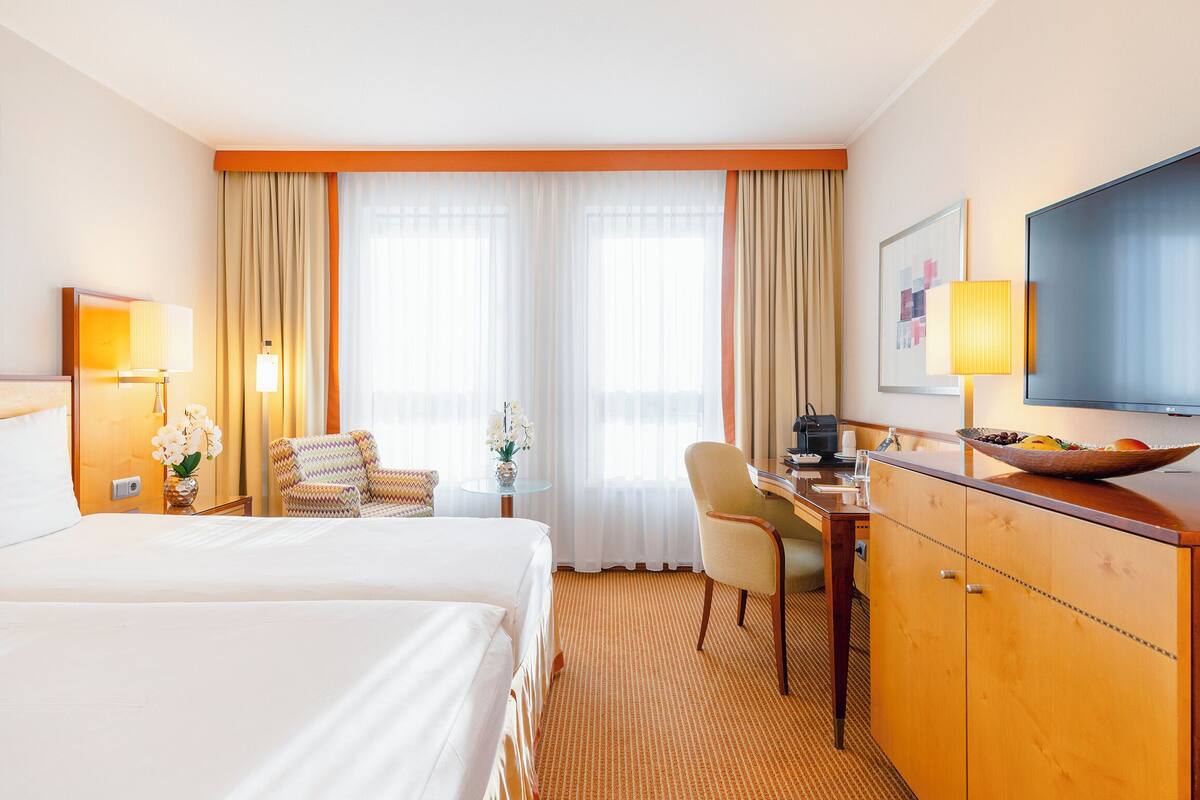 Superior Twin kamer | Luxe beddengoed, een kluis op de kamer, een bureau