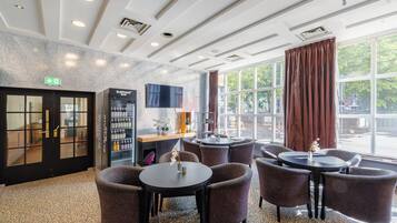 Bar (in der Unterkunft)