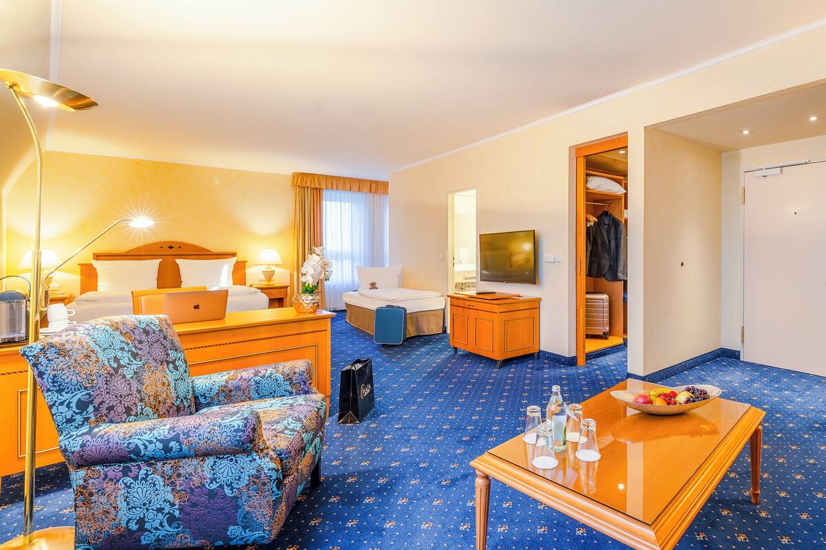 Junior tweepersoonskamer (Junior King) | Luxe beddengoed, een kluis op de kamer, een bureau