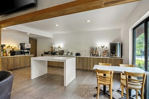 Free daily continental breakfast